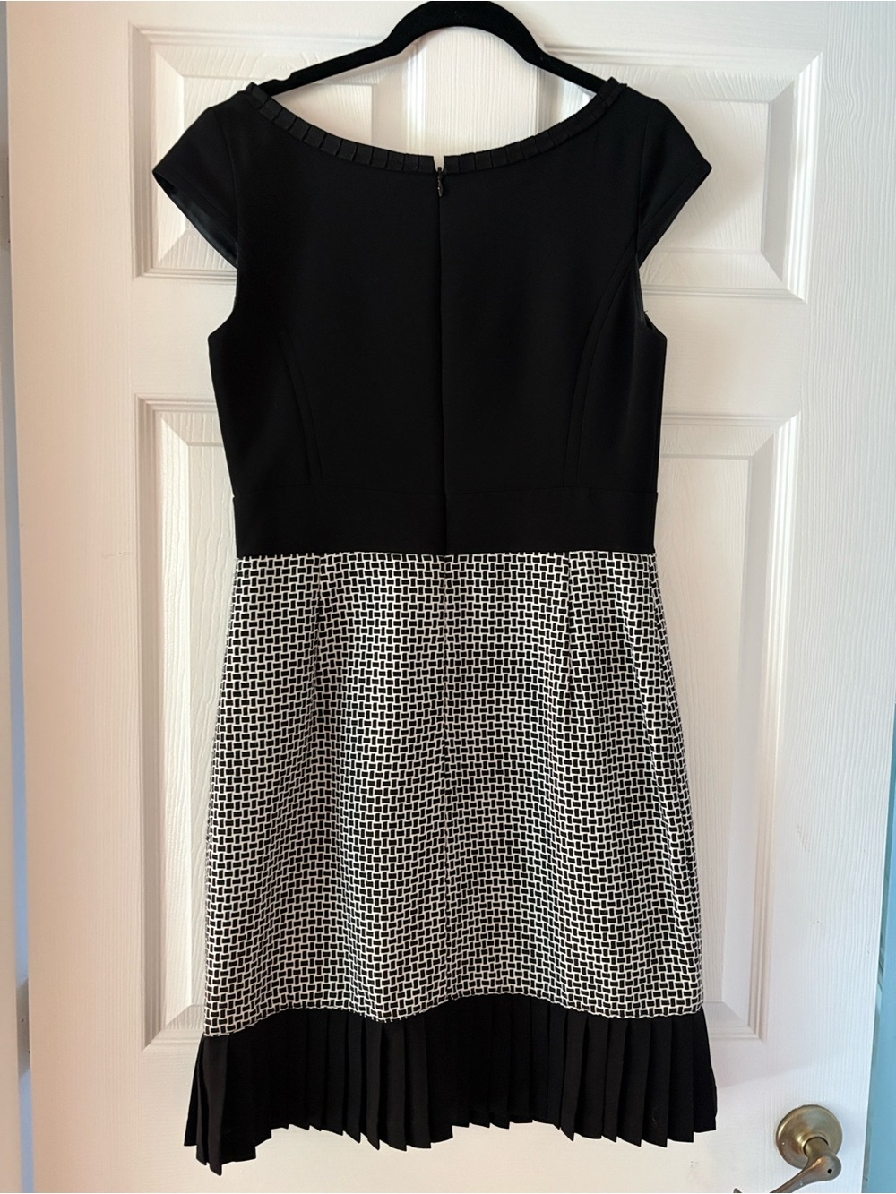 Chetta B Black & White Cap-Sleeve Midi Dress